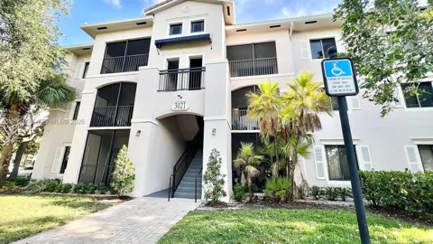 3021 Alcazar Pl #101