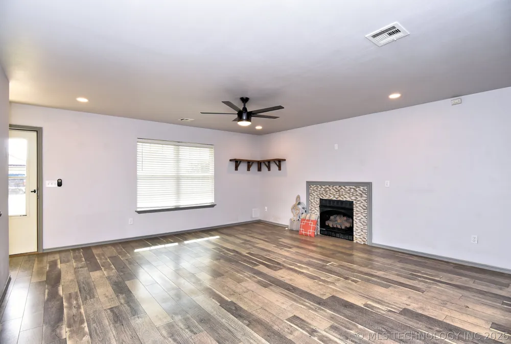 212 DP Newman Circle Kiefer, OK 74041