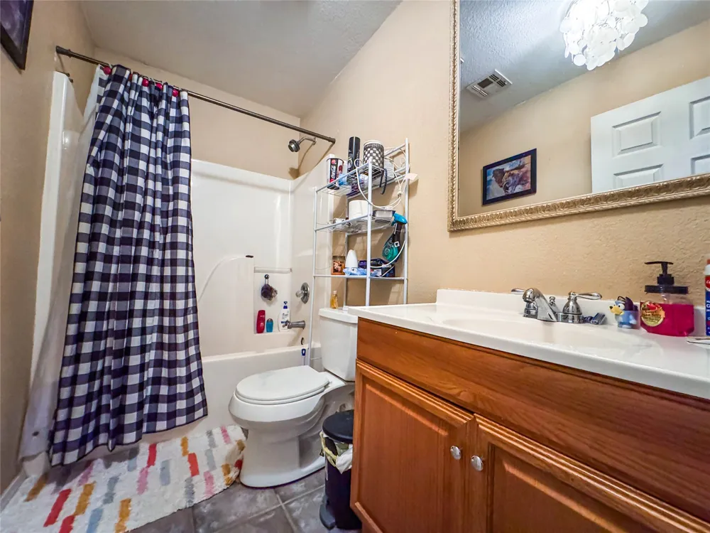 70 W Hutson Street Eufaula, OK 74432