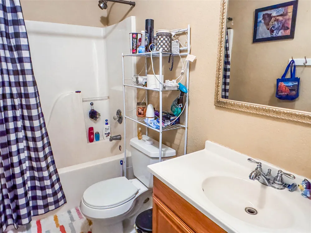 70 W Hutson Street Eufaula, OK 74432