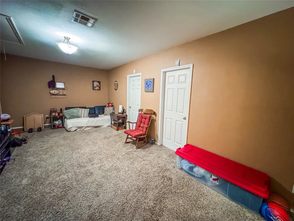 70 W Hutson Street Eufaula, OK 74432
