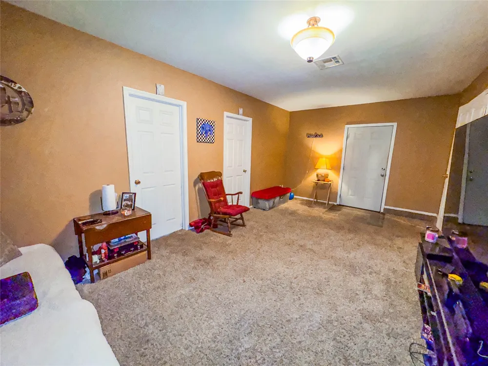 70 W Hutson Street Eufaula, OK 74432