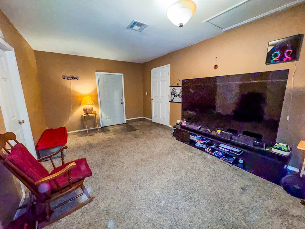 70 W Hutson Street Eufaula, OK 74432