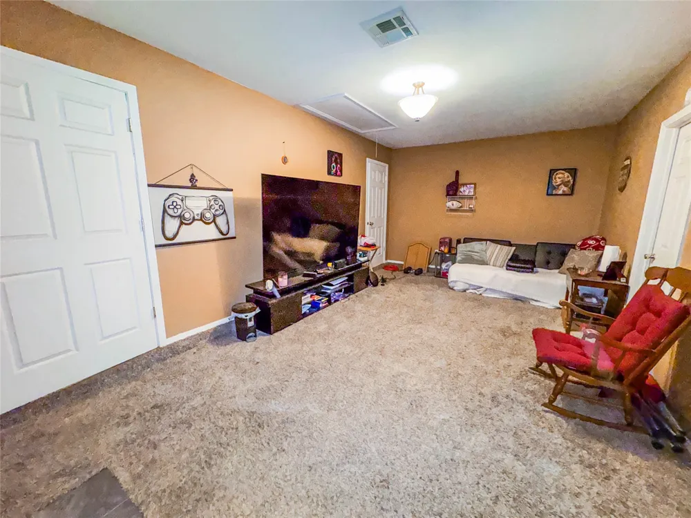 70 W Hutson Street Eufaula, OK 74432