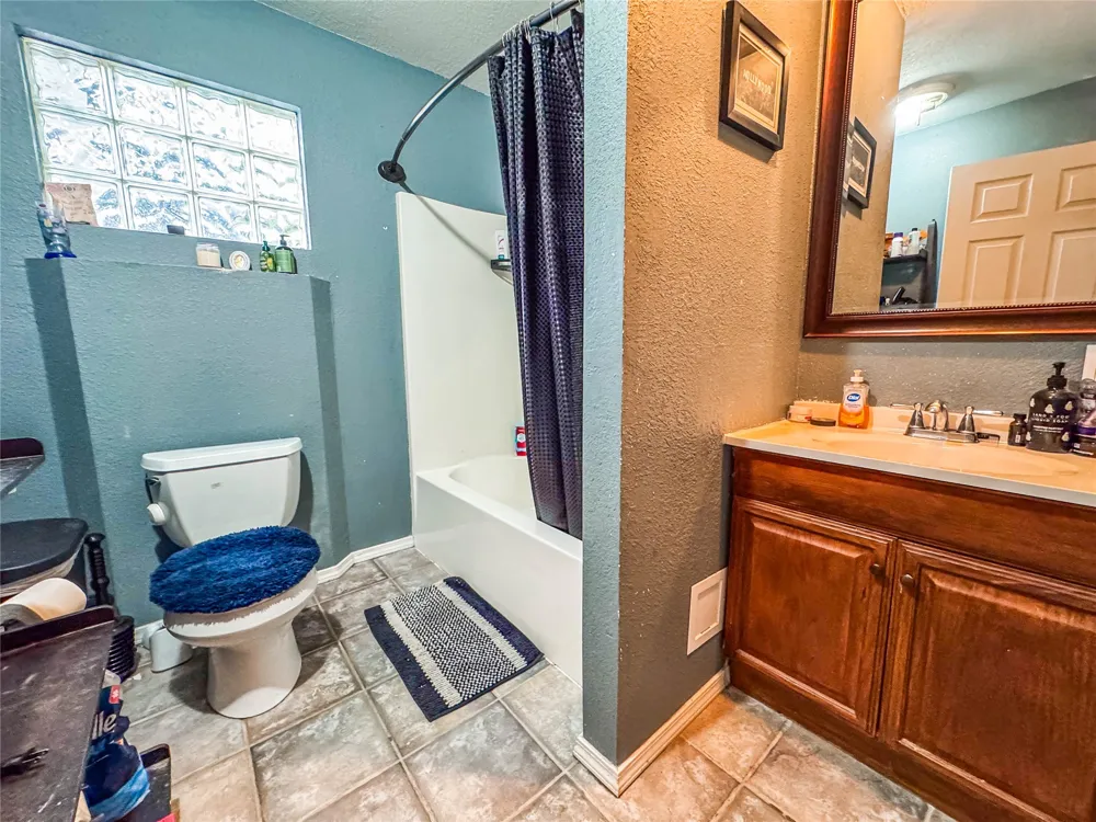 70 W Hutson Street Eufaula, OK 74432