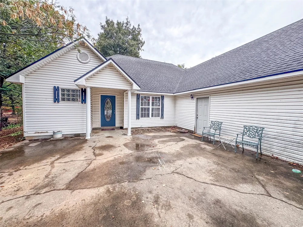 70 W Hutson Street Eufaula, OK 74432