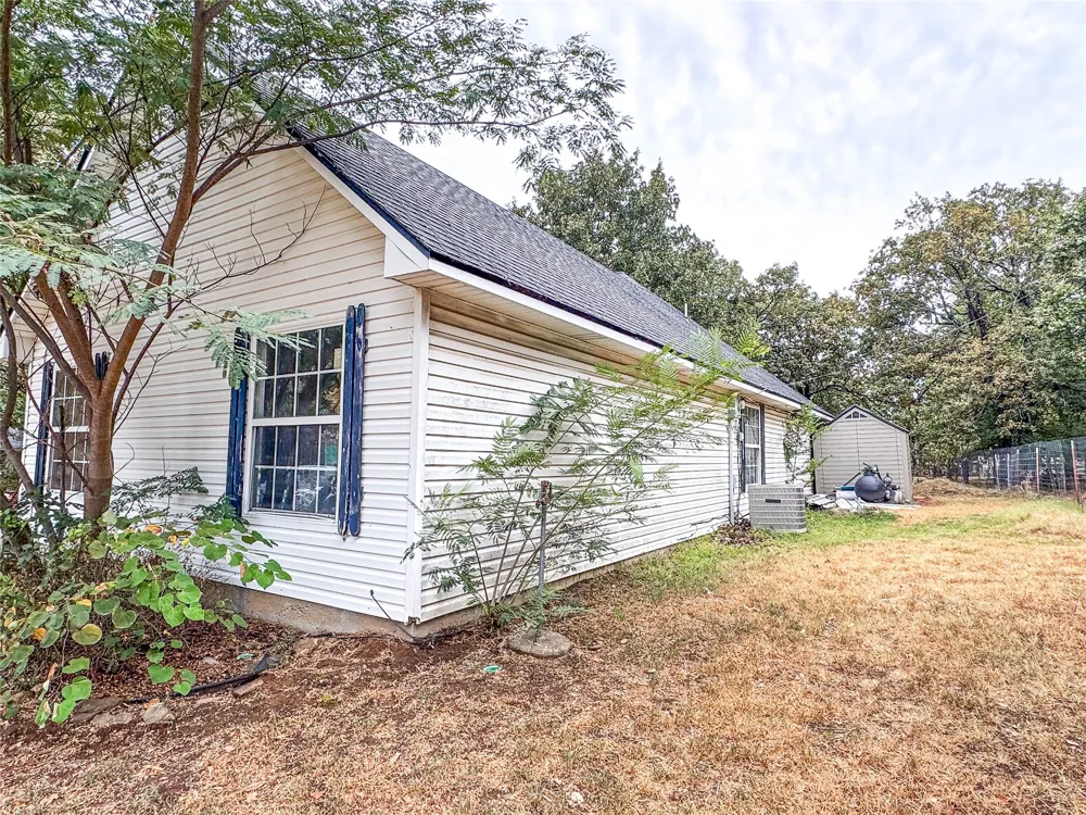 70 W Hutson Street Eufaula, OK 74432