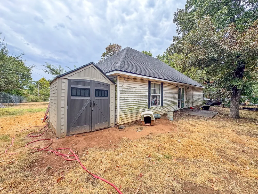 70 W Hutson Street Eufaula, OK 74432