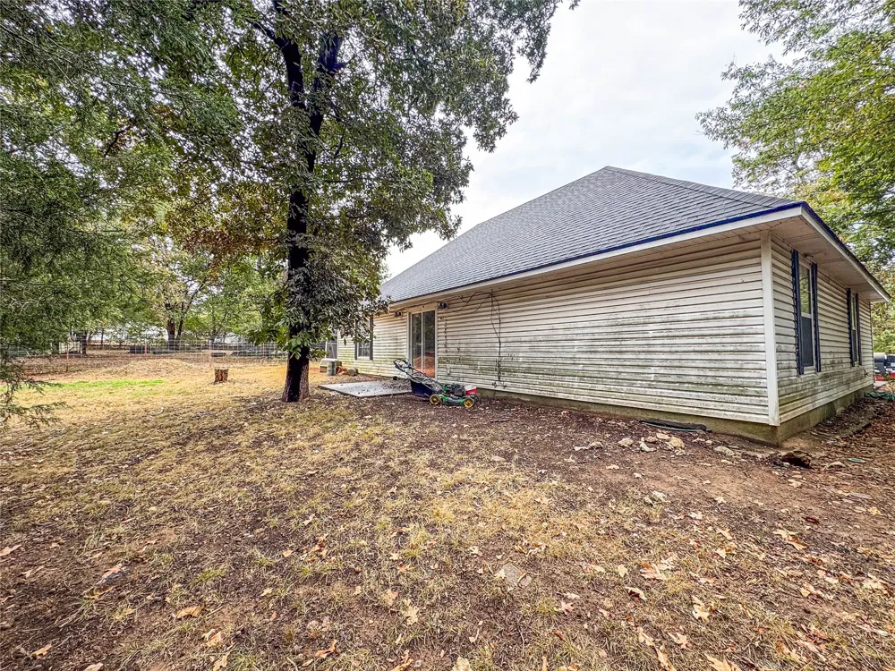 70 W Hutson Street Eufaula, OK 74432