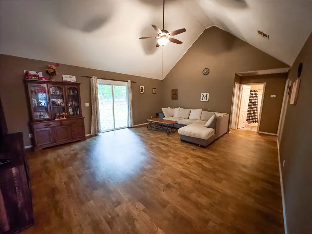 70 W Hutson Street Eufaula, OK 74432
