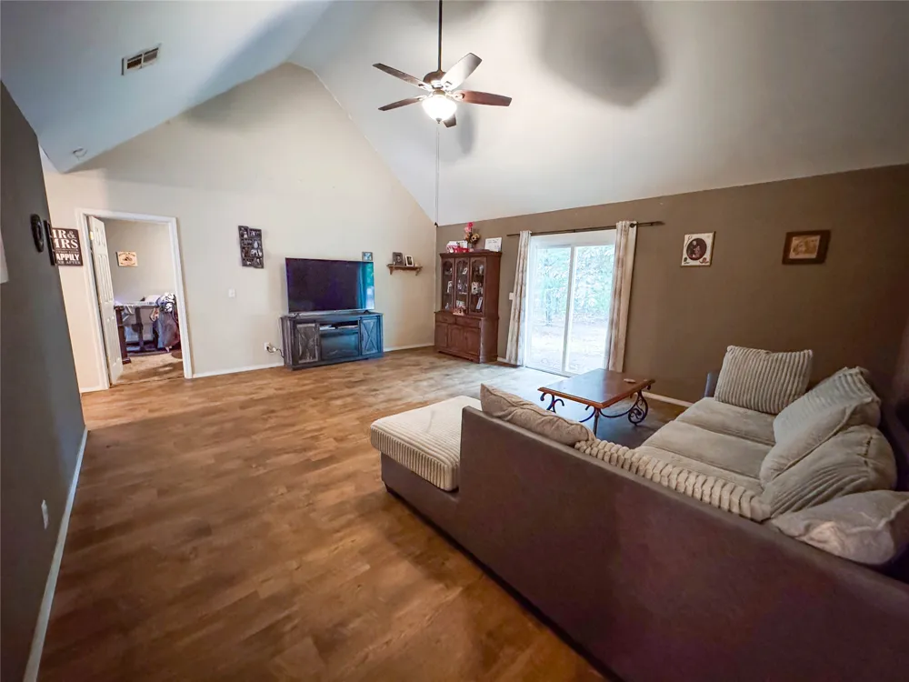 70 W Hutson Street Eufaula, OK 74432