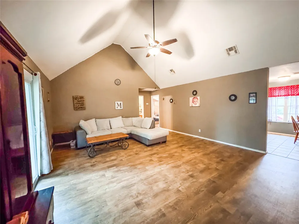 70 W Hutson Street Eufaula, OK 74432