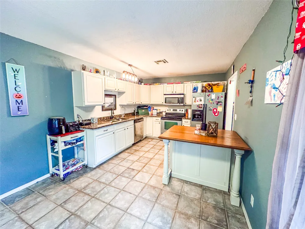 70 W Hutson Street Eufaula, OK 74432