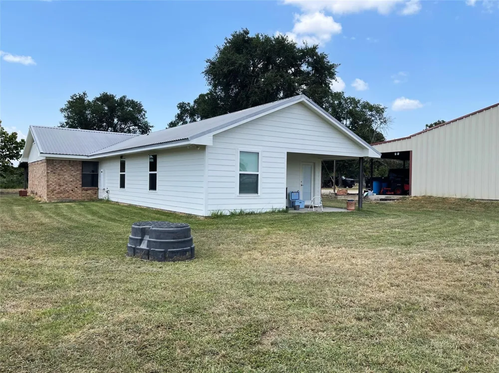 110 Private Road 749 Donie, TX 75838