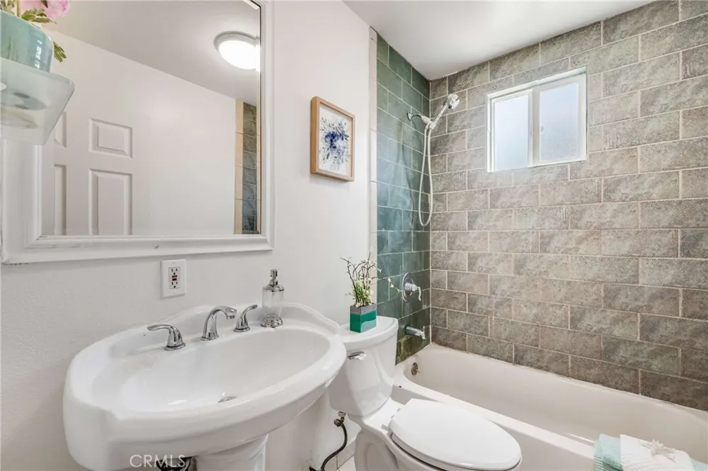 282 E Cummings Long Beach, CA 90805