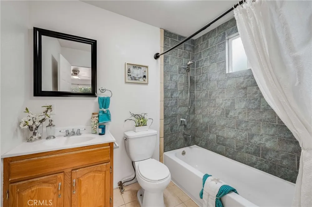 282 E Cummings Long Beach, CA 90805