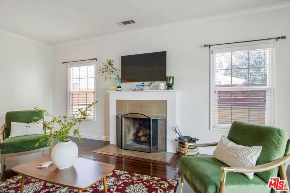 3827 Olmsted Avenue Los Angeles, CA 90008