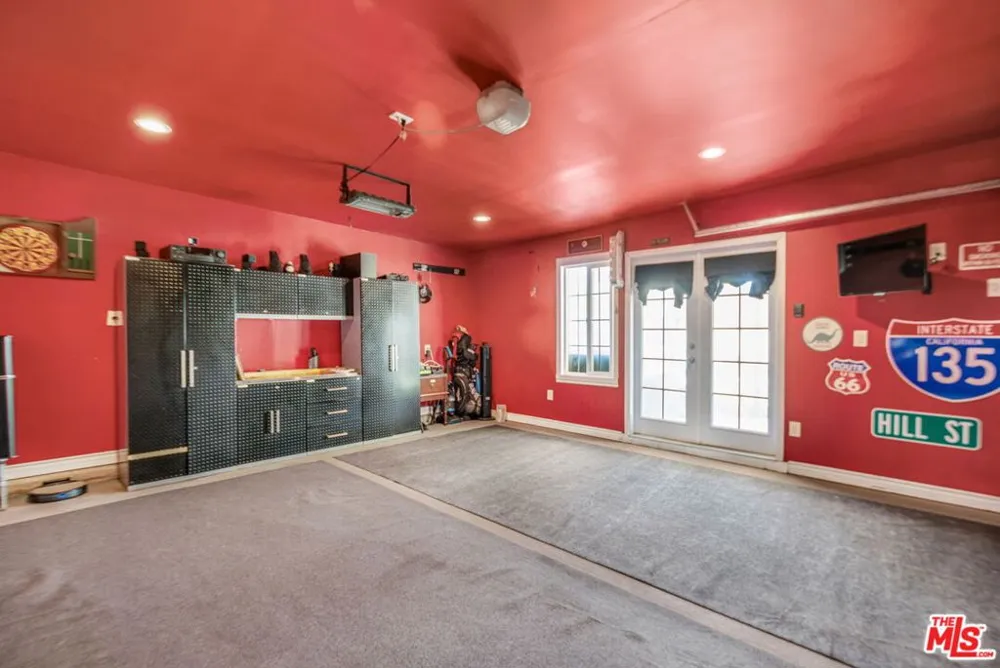3827 Olmsted Avenue Los Angeles, CA 90008