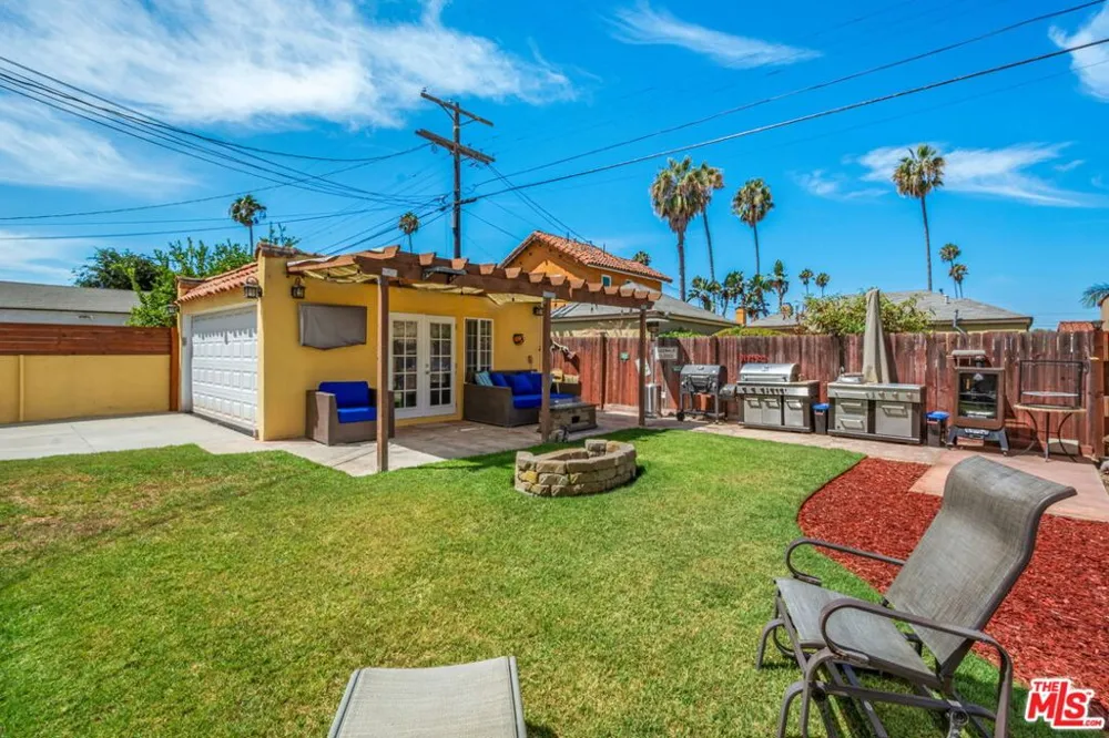 3827 Olmsted Avenue Los Angeles, CA 90008