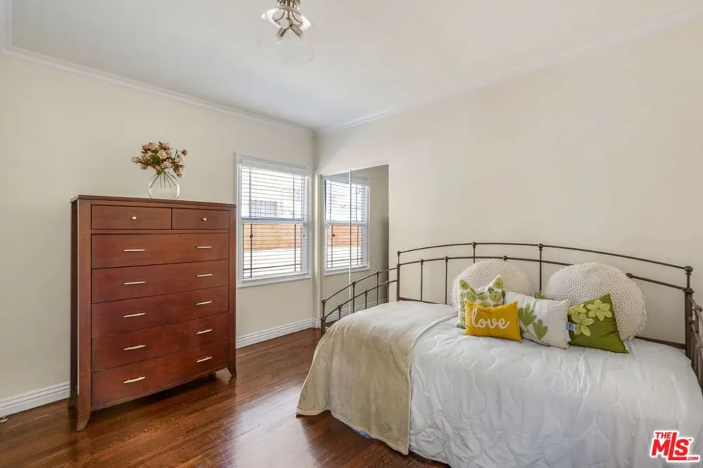 3827 Olmsted Avenue Los Angeles, CA 90008