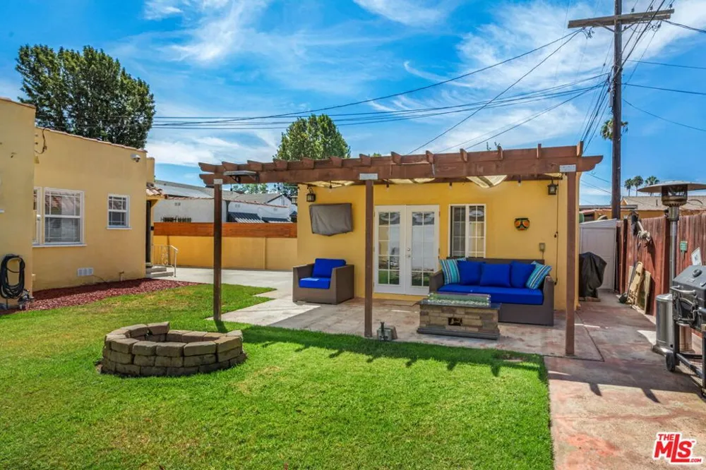 3827 Olmsted Avenue Los Angeles, CA 90008