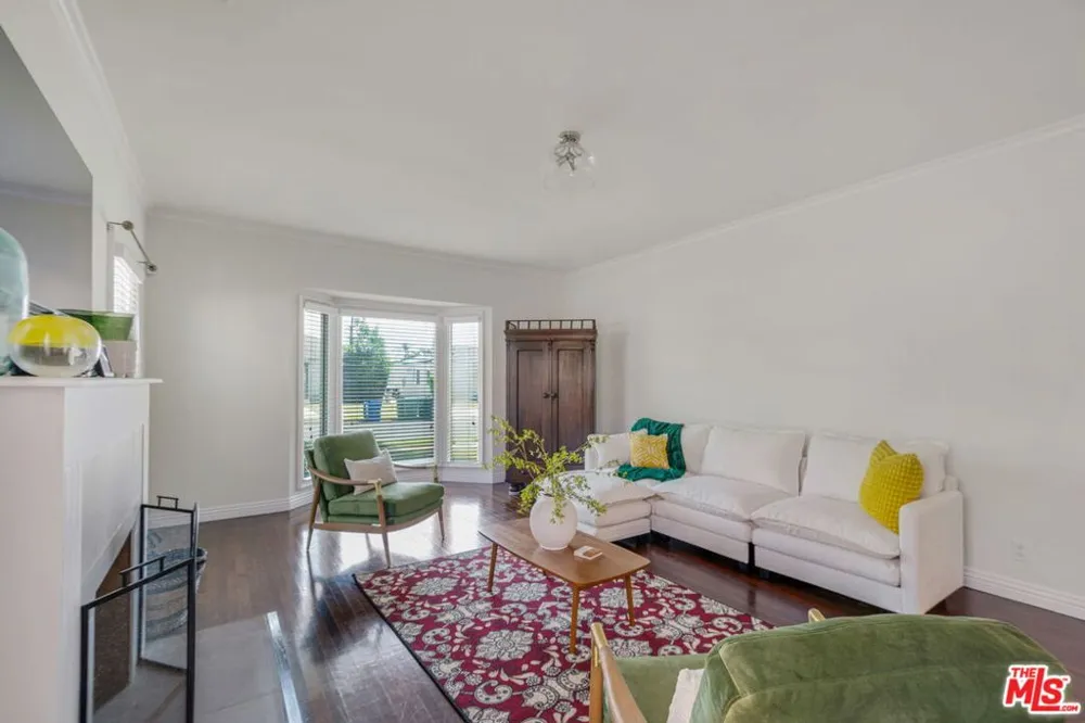 3827 Olmsted Avenue Los Angeles, CA 90008
