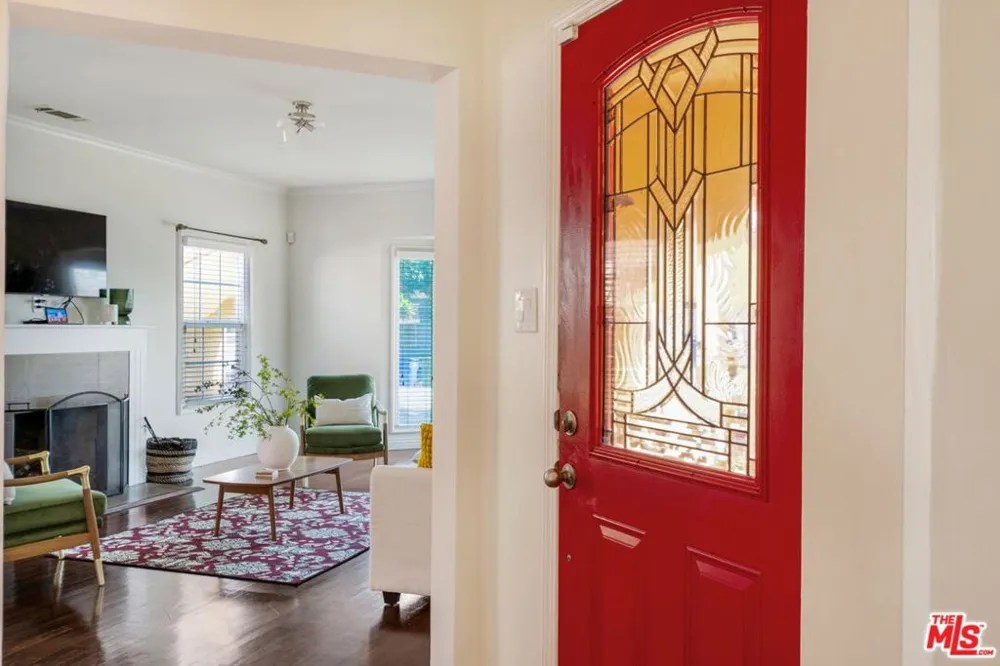 3827 Olmsted Avenue Los Angeles, CA 90008