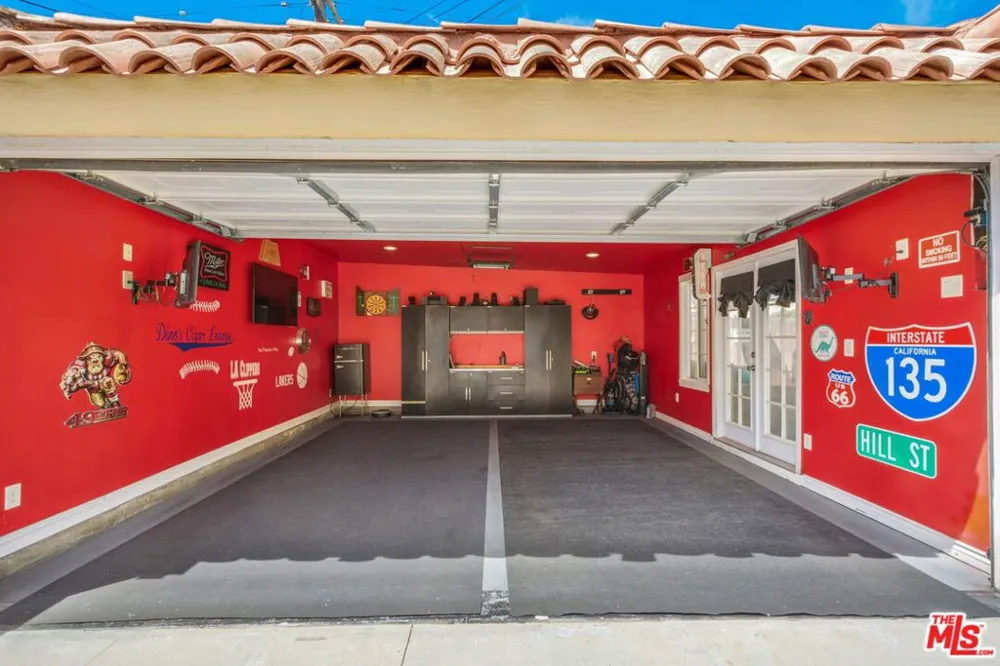 3827 Olmsted Avenue Los Angeles, CA 90008