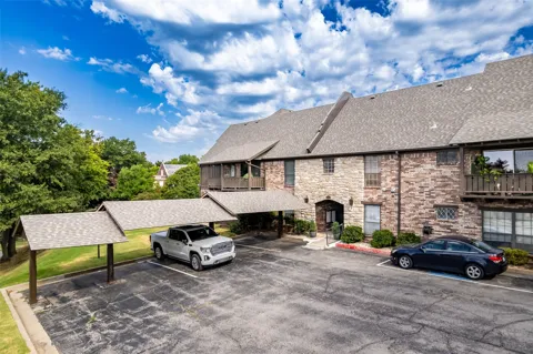 3 Woodward Boulevard #204