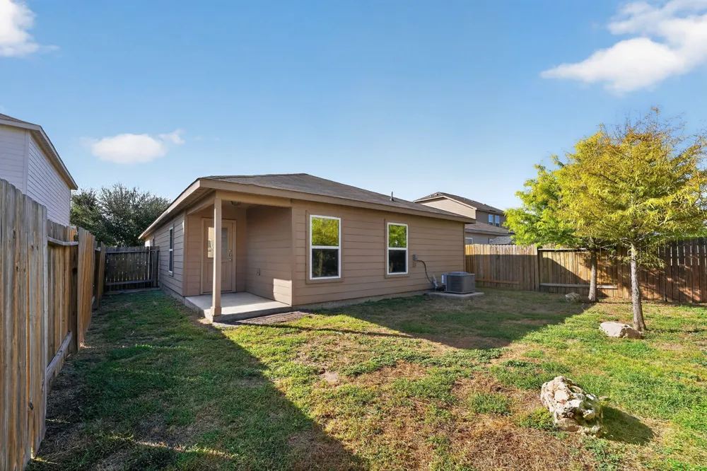 1564 Breanna Lane Kyle, TX 78640
