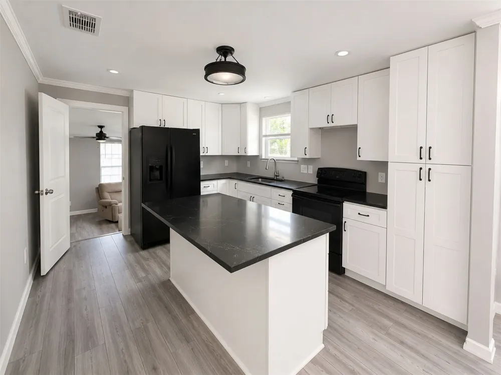 1306 Locust Street Commerce, TX 75428