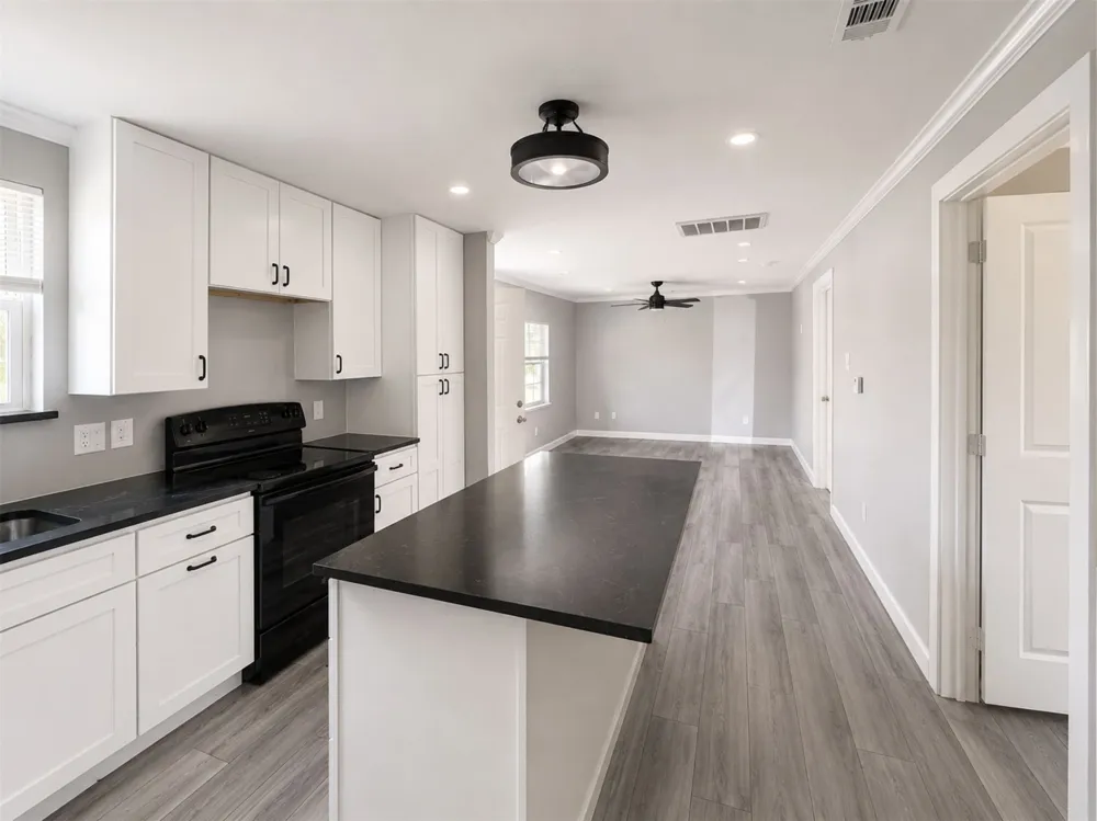 1306 Locust Street Commerce, TX 75428