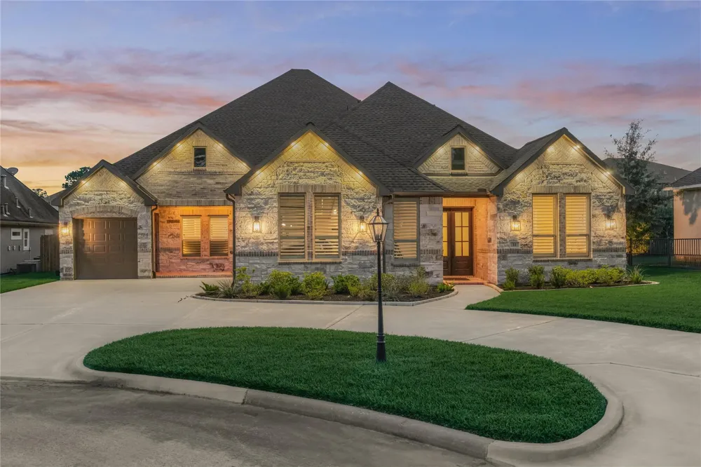 22 Darien Court Montgomery, TX 77356