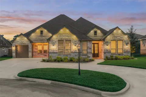 22 Darien Court