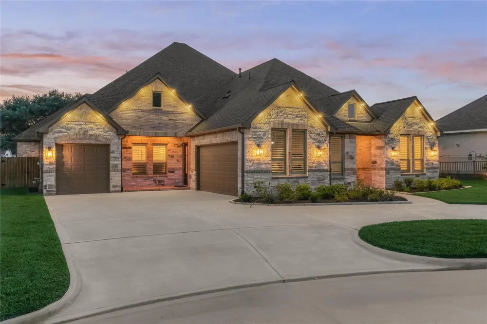 22 Darien Court Montgomery, TX 77356