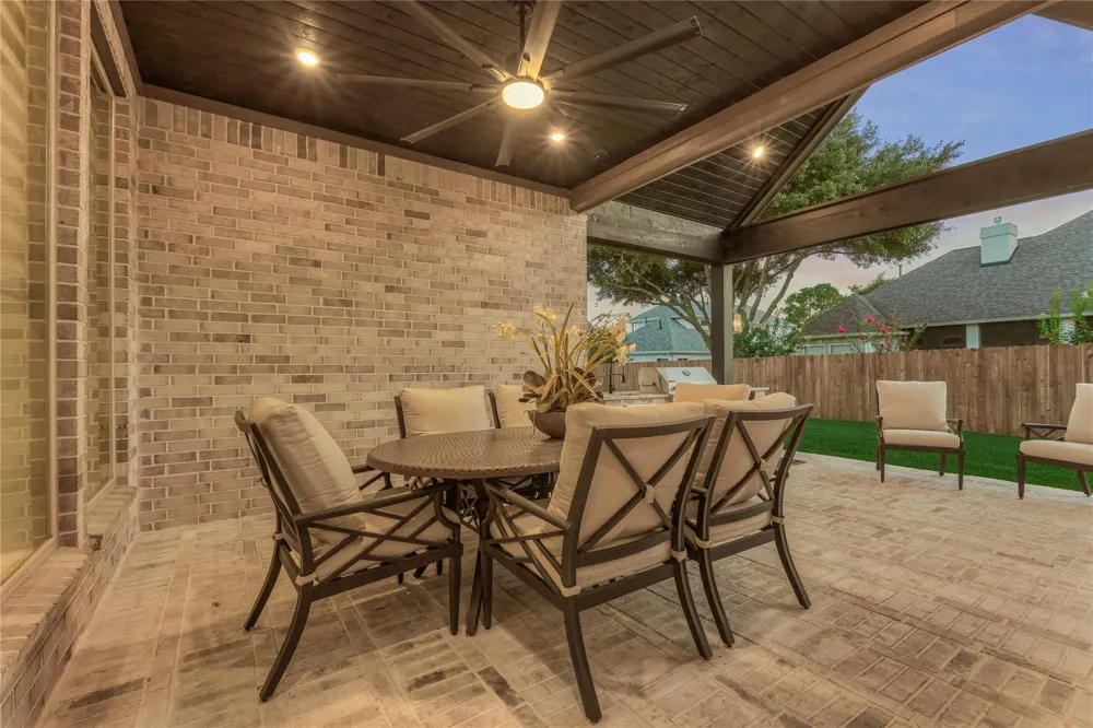 22 Darien Court Montgomery, TX 77356