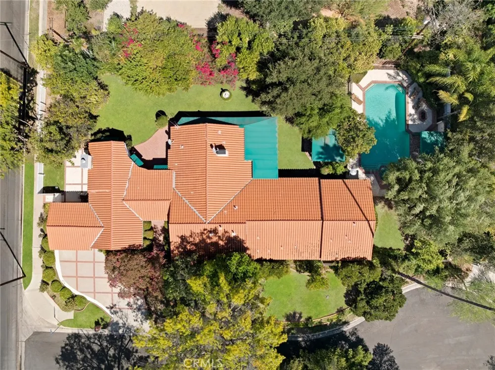 5220 Collier Place Woodland Hills, CA 91356