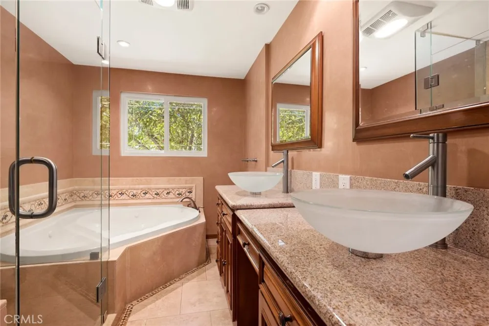 5220 Collier Place Woodland Hills, CA 91356
