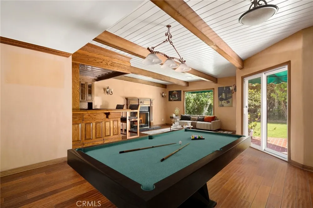 5220 Collier Place Woodland Hills, CA 91356