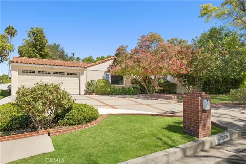 5220 Collier Place