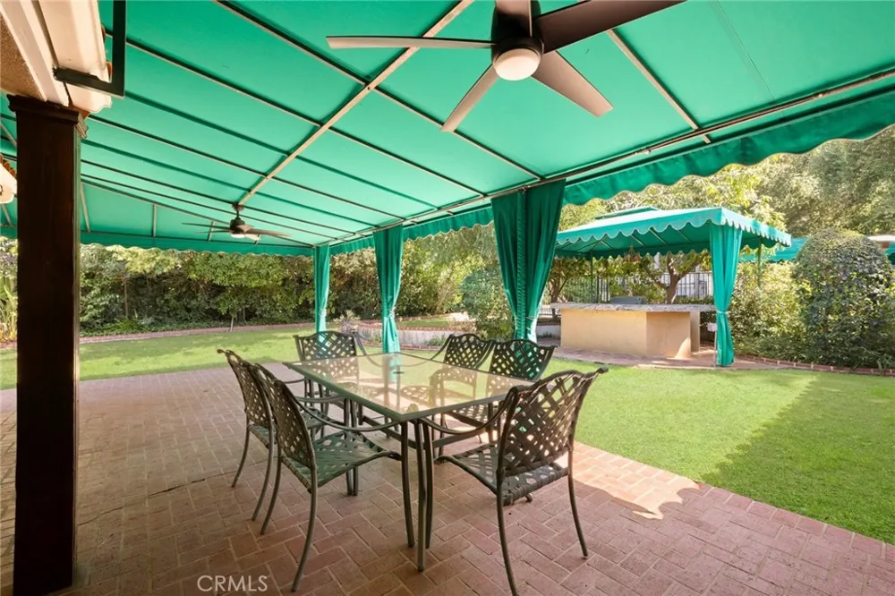 5220 Collier Place Woodland Hills, CA 91356