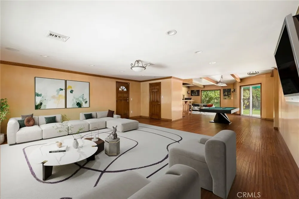 5220 Collier Place Woodland Hills, CA 91356