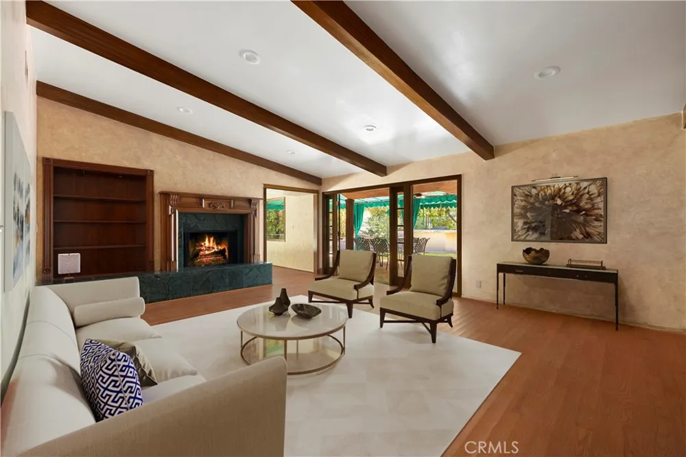 5220 Collier Place Woodland Hills, CA 91356