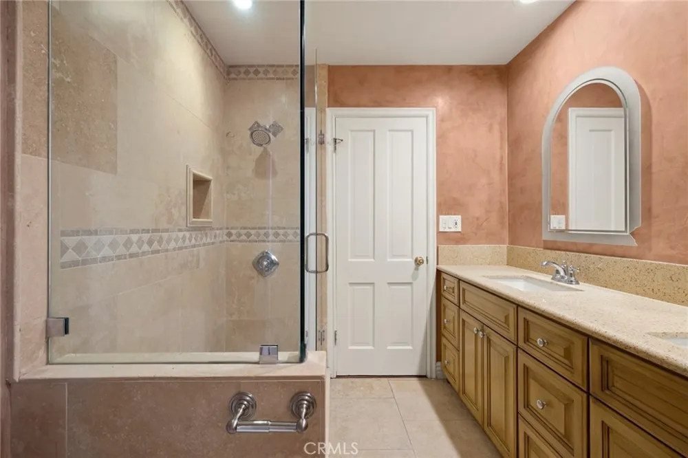 5220 Collier Place Woodland Hills, CA 91356