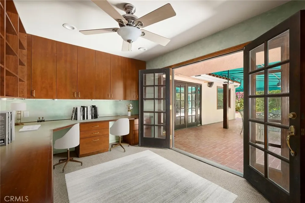 5220 Collier Place Woodland Hills, CA 91356