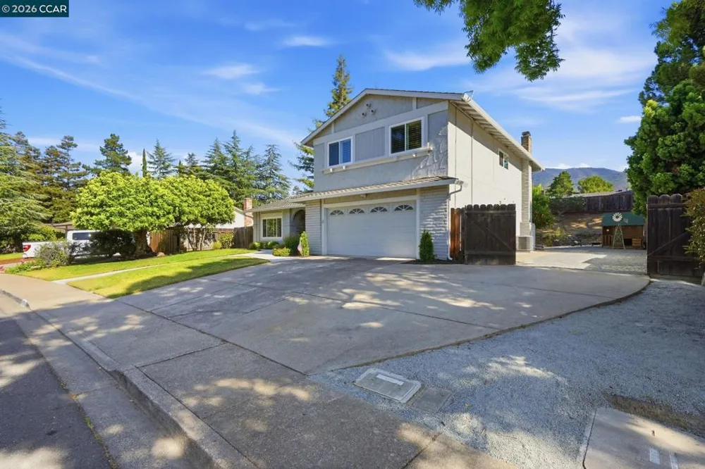 717 Bloching Cir Clayton, CA 94517