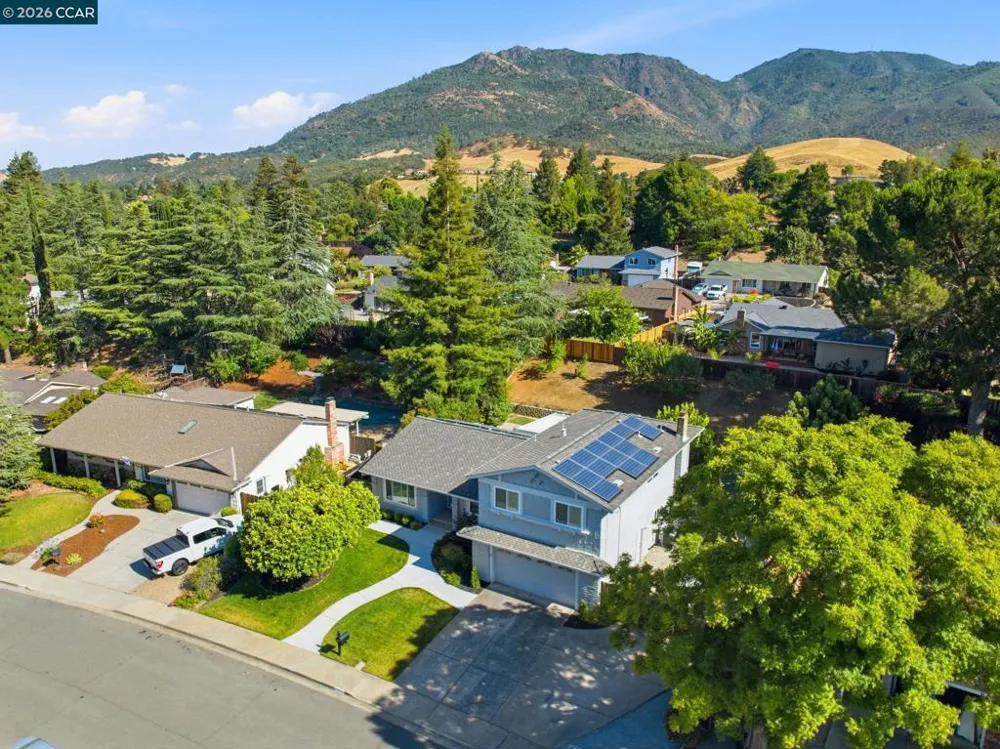 717 Bloching Cir Clayton, CA 94517