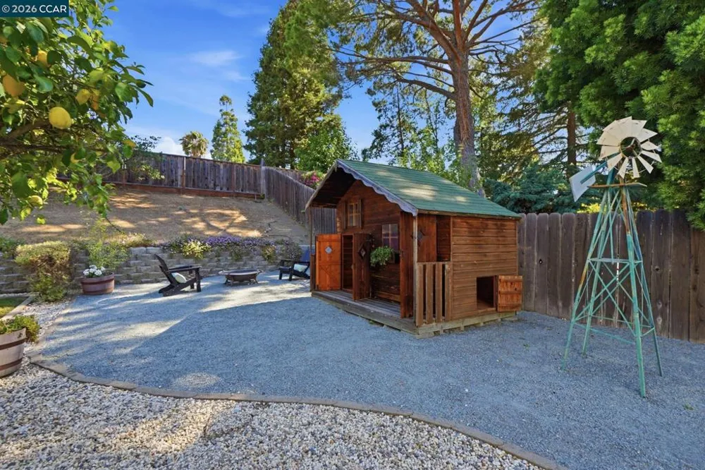 717 Bloching Cir Clayton, CA 94517