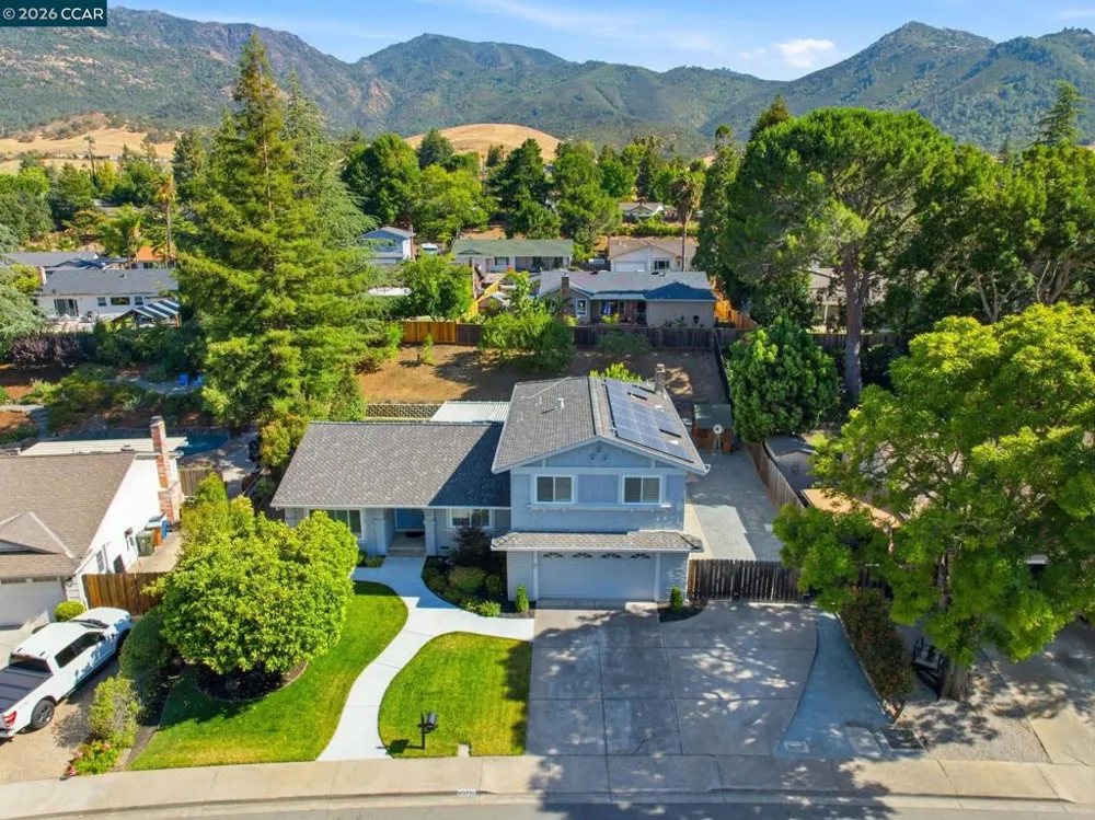 717 Bloching Cir Clayton, CA 94517