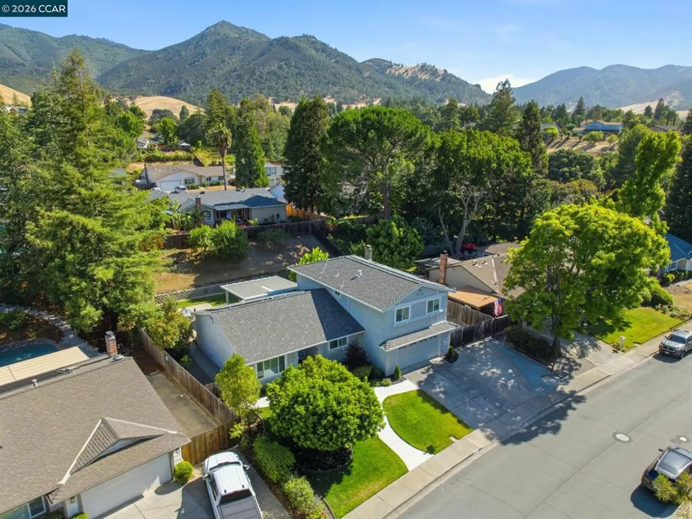 717 Bloching Cir Clayton, CA 94517